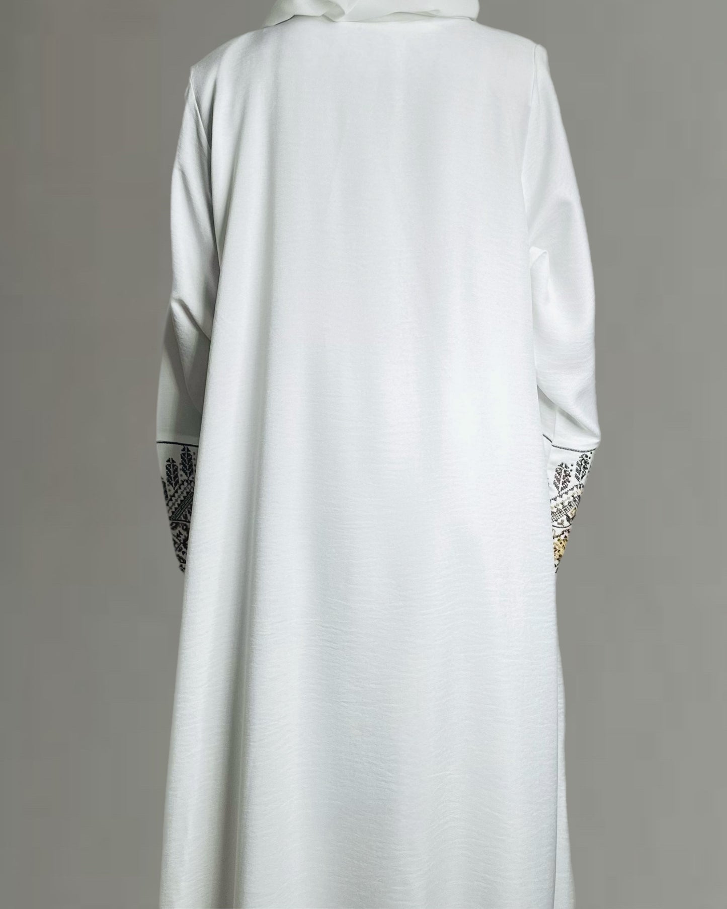 WHITE INTISAAR ABAYA